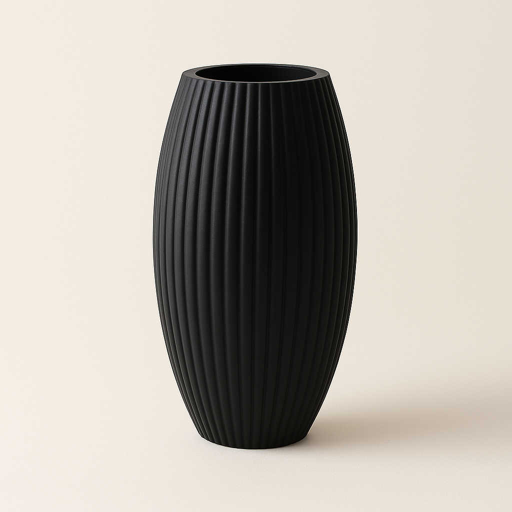 Vesca Noir Sculpted Vase in Matte Black